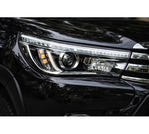 Передні фари ОЕМ V2 2015-2019 (під ксенон лампу або LED, 2 шт) для Toyota Hilux 2015- рр.