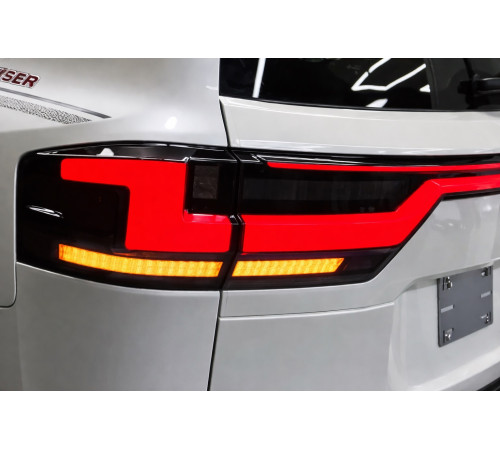 Задні ліхтарі V2 для Toyota Land Cruiser 300 2021- рр.