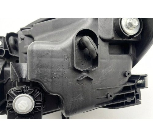 Передня фара (2019-2024, Права) для Mitsubishi L200 2015-2024 рр.
