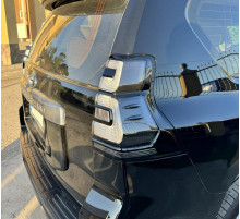 Задні ліхтарі BlackEdition V1 (2017-2023, 2 шт) для Toyota Land Cruiser Prado 150 2009-2023 рр.